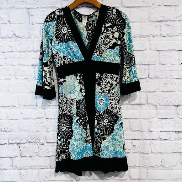 American One Large‎ Floral Print Bell Sleeve Dress - Picture 1 of 11